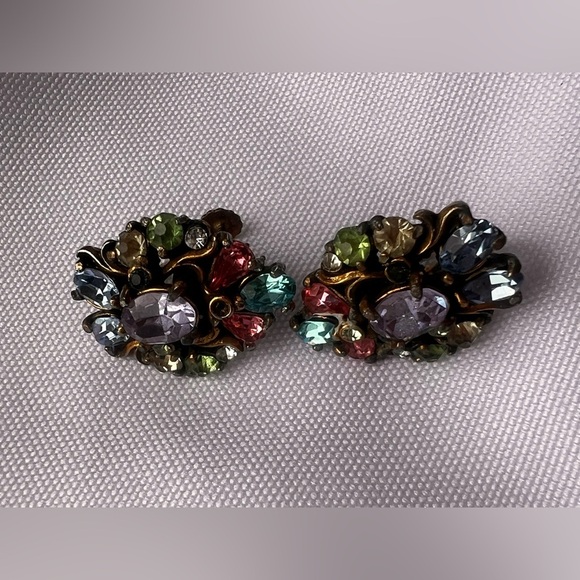 Hollycraft Signed VTG 1950 Multicolored Pastel Rhinestone Screw Back Earrings - Picture 7 of 8